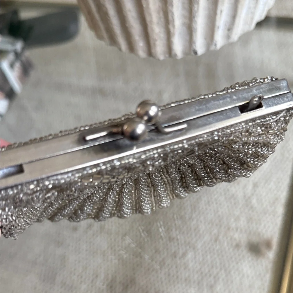 Vintage Elegant Silver Clutch Bag - Picture 2 of 4